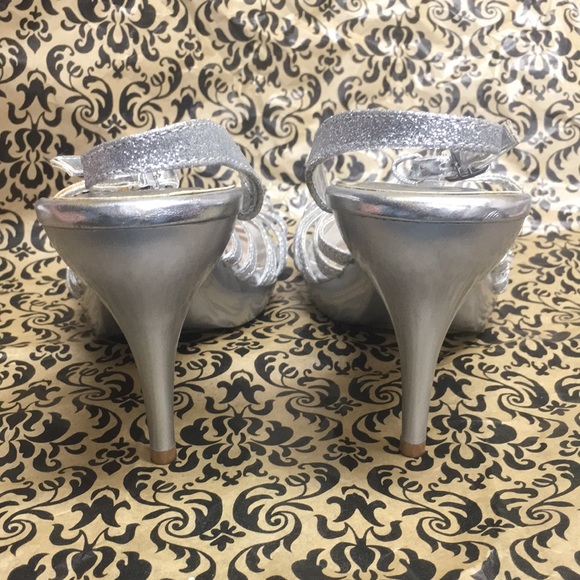 Wild Rose Silver Glitter Rhinestone High Heels 11 - Picture 10 of 12